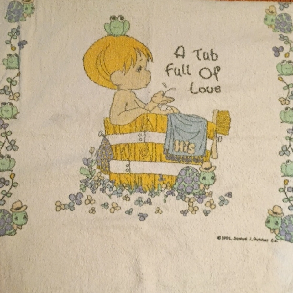 Vintage Precious Moments Bath Towels with Child and Frog Design